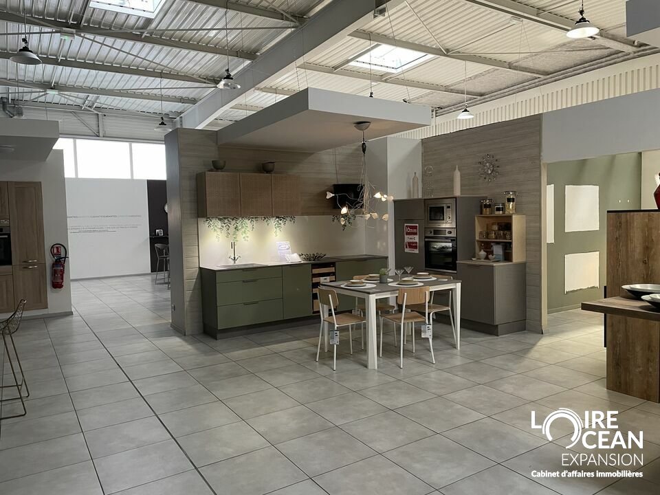 Local commercial 1 100 m²  Zone commerciale de Châteaubriant