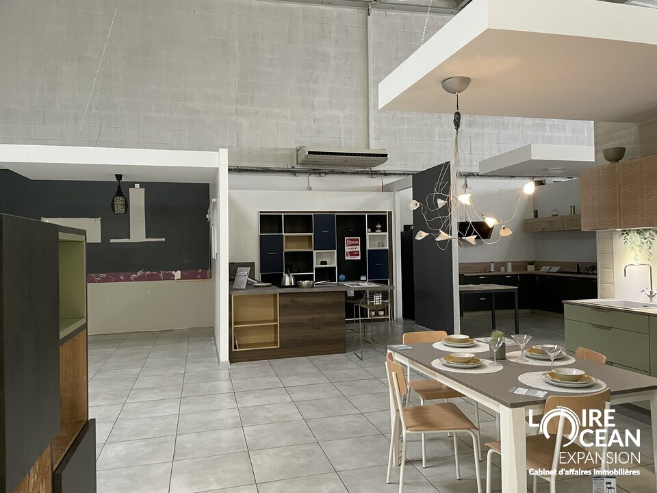 Local commercial 1 100 m²  Zone commerciale de Châteaubriant