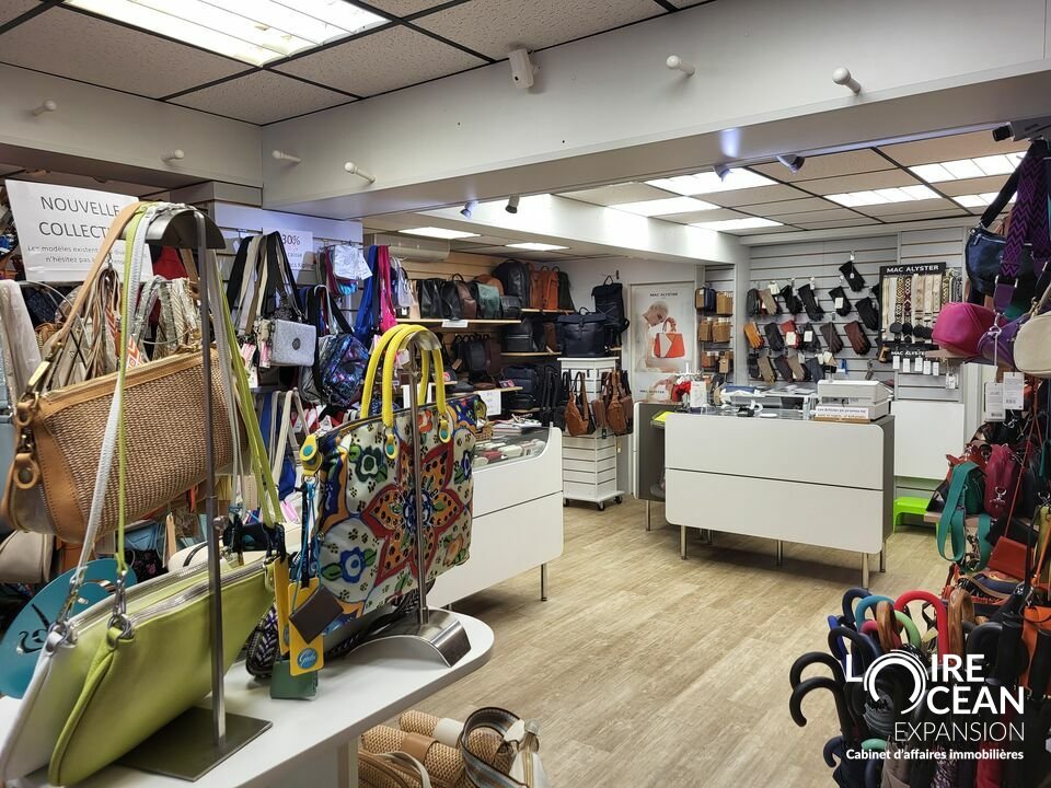 LOCAL COMMERCIAL RUE MARECHAL FOCH PORNIC