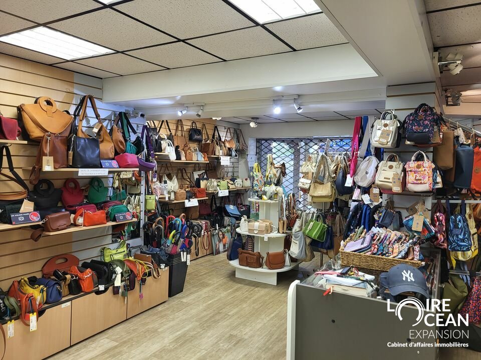 LOCAL COMMERCIAL RUE MARECHAL FOCH PORNIC