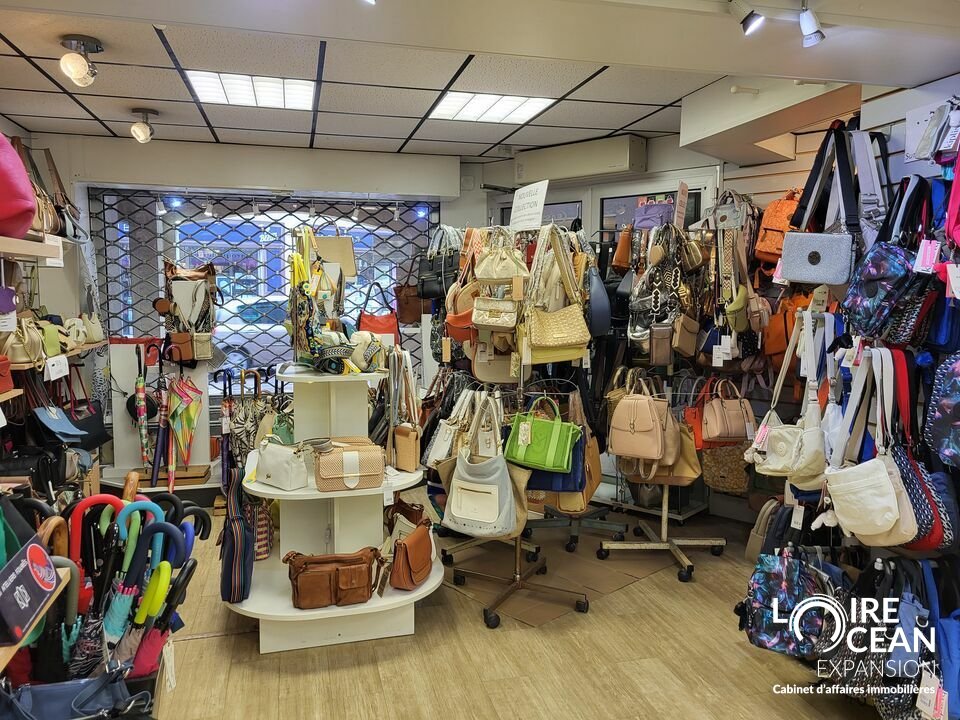 LOCAL COMMERCIAL RUE MARECHAL FOCH PORNIC