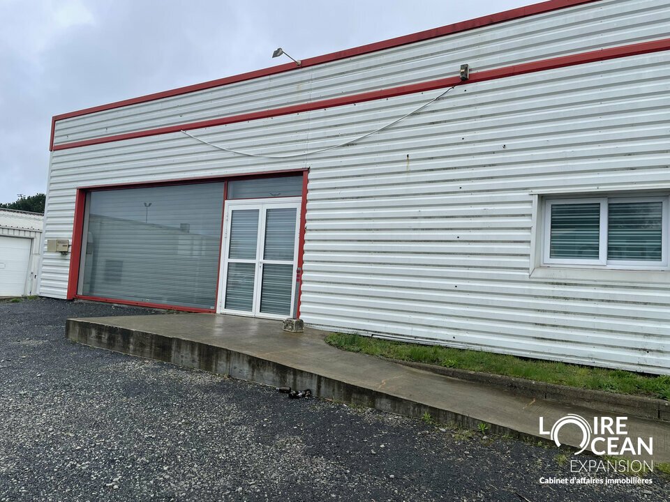 À louer  Local commercial / professionnel  336 m²  Vallet