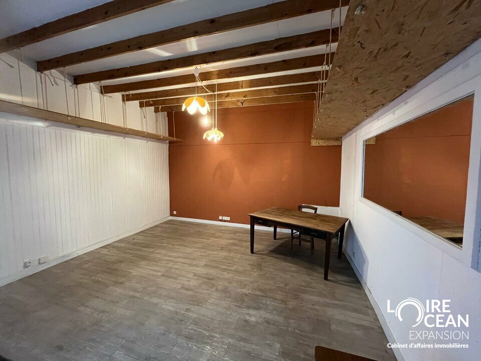 LOCAL COMMERCIAL A LOUER -EXCELLENTE VISIBILITE – Nantes