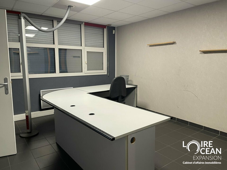 Local commercial / professionnel  500 m²  Vallet