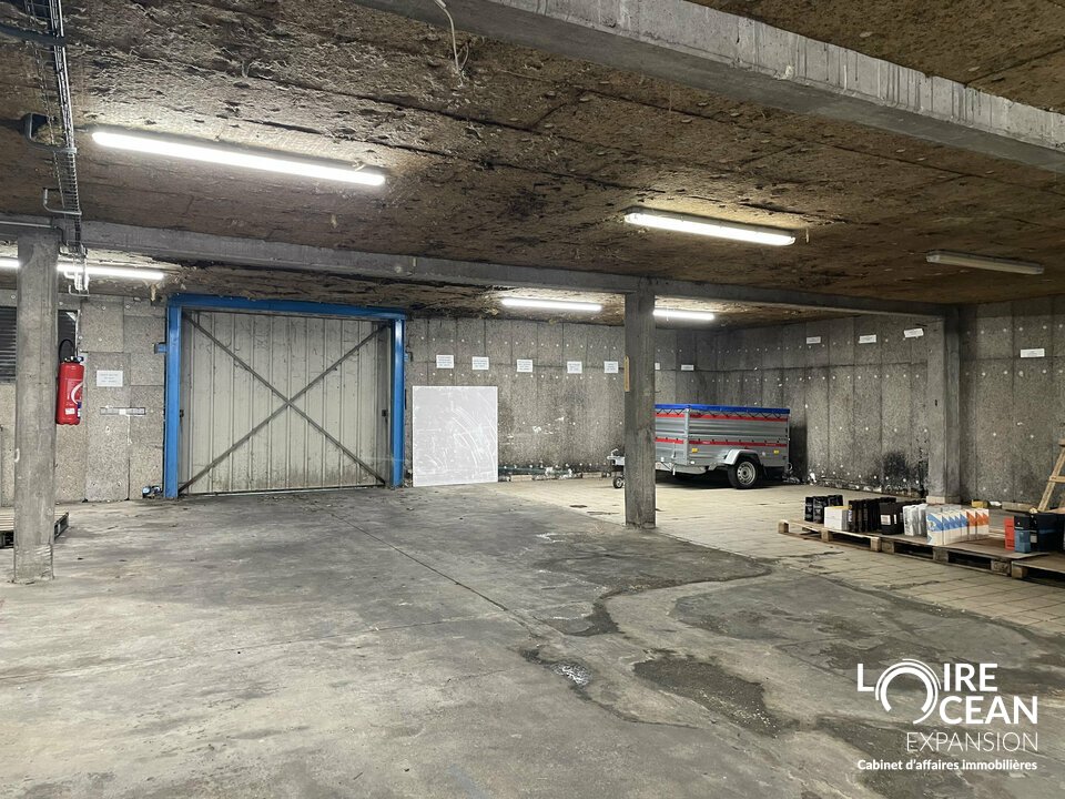 Local commercial / professionnel  500 m²  Vallet