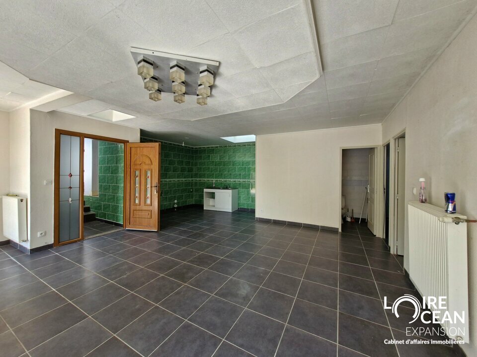 Opportunité – Ensemble immobilier indépendant avec local commercial et logement de fonction – Secteur de Pornic