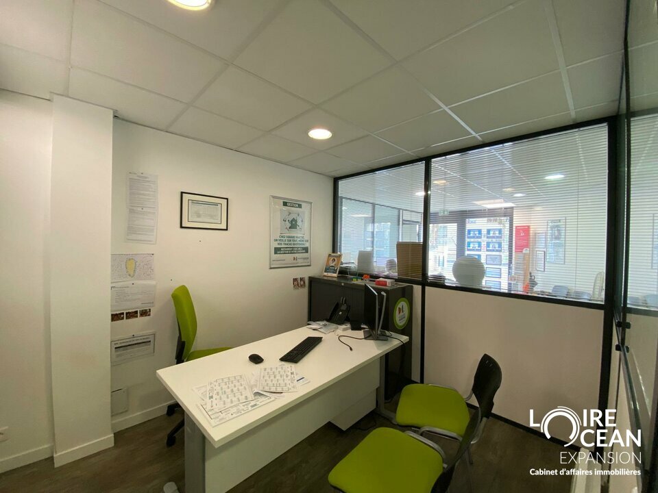 BEL EMPLACEMENT / LOCAL COMMERCIAL