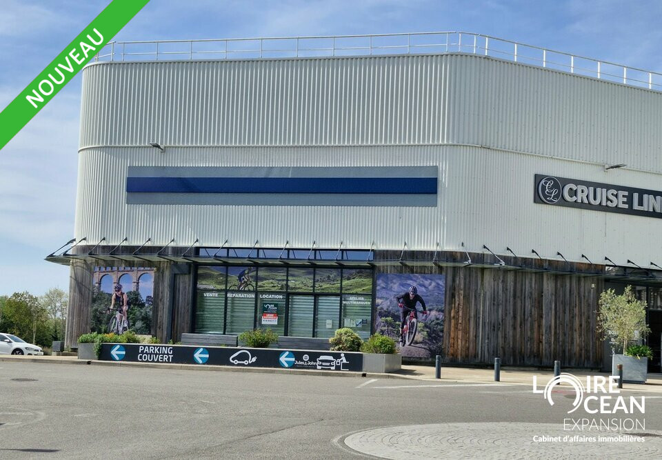 EMPLACEMENT PREMIUM DANS LE CENTRE COMMERCIAL DU CHAUDRON ! EMPLACEMENT PREMIUM DANS LE CENTRE COMMERCIAL DU CHAUDRON !