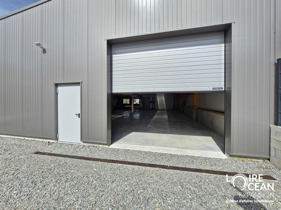 LOCAL D&rsquo;ACTIVITE ZA LA GENIERE ! OPPORTUNITE AVEC ESAPCE EXTERIEUR DE STOCKAGE !