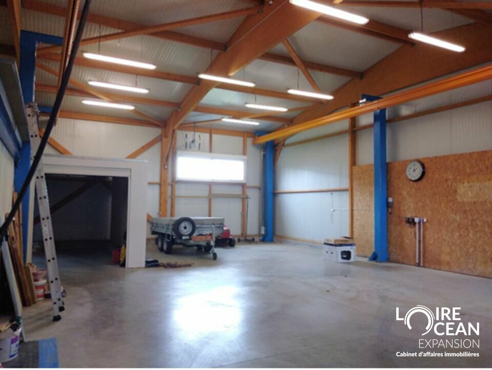 Bâtiment d&rsquo;activité indépendant d&rsquo;environ 395 m²  idéal pour activité artisanale