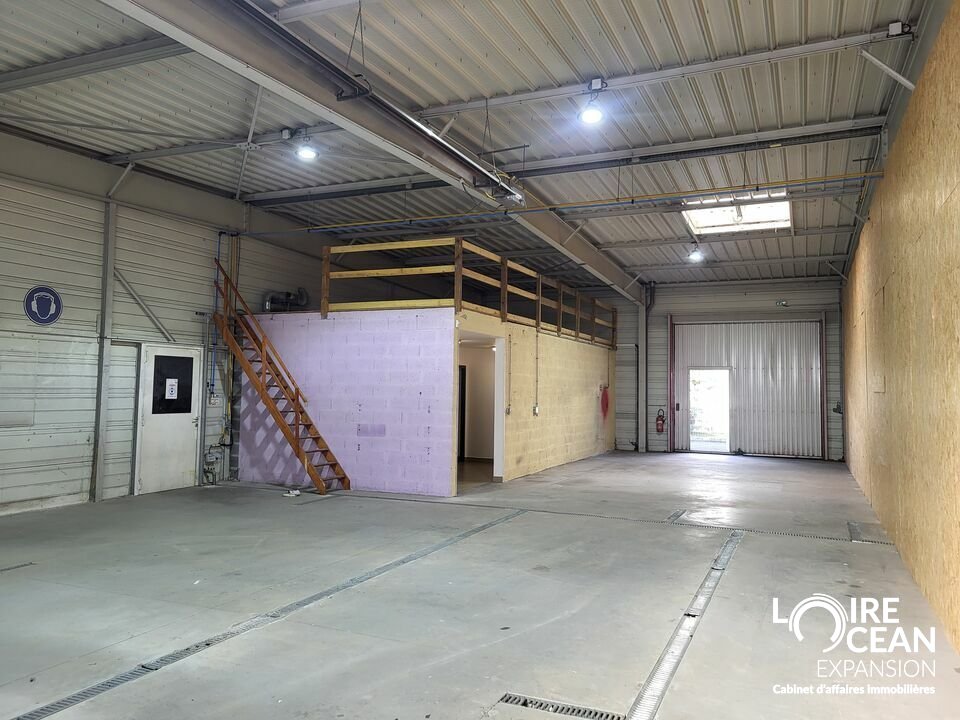 LOCAL D’ACTIVITE/ENTREPOT A CHEMERE LOCAL D’ACTIVITE/ENTREPOT A CHEMERE