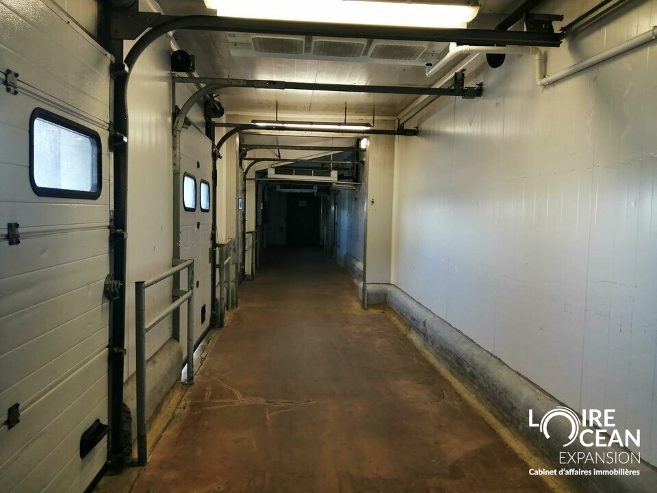 ENTREPÔT DE 675 m² – ZI BOIS JOLY – LES HERBIERS
