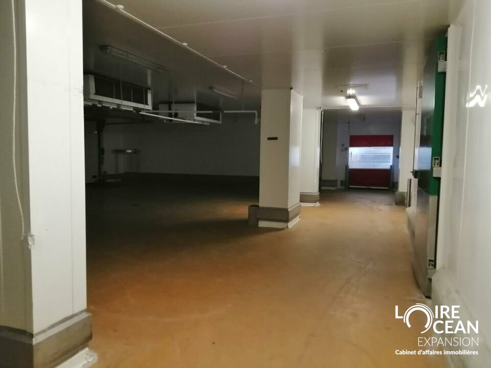 ENTREPÔT DE 675 m² – ZI BOIS JOLY – LES HERBIERS