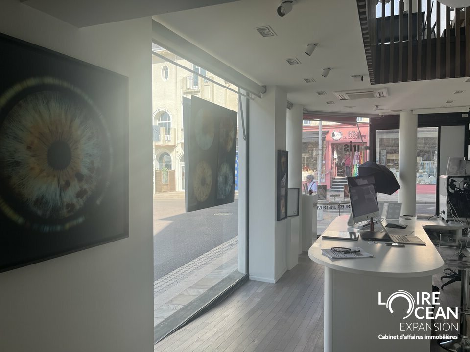 LOCAL COMMERCIAL A CEDER- EMPLACEMENT NUMERO 1 LA BAULE