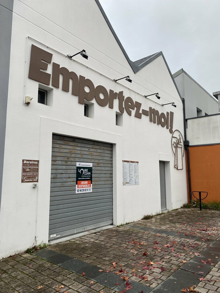 Emplacement N°1 : Vente à Emporter Emplacement N°1 : Vente à Emporter