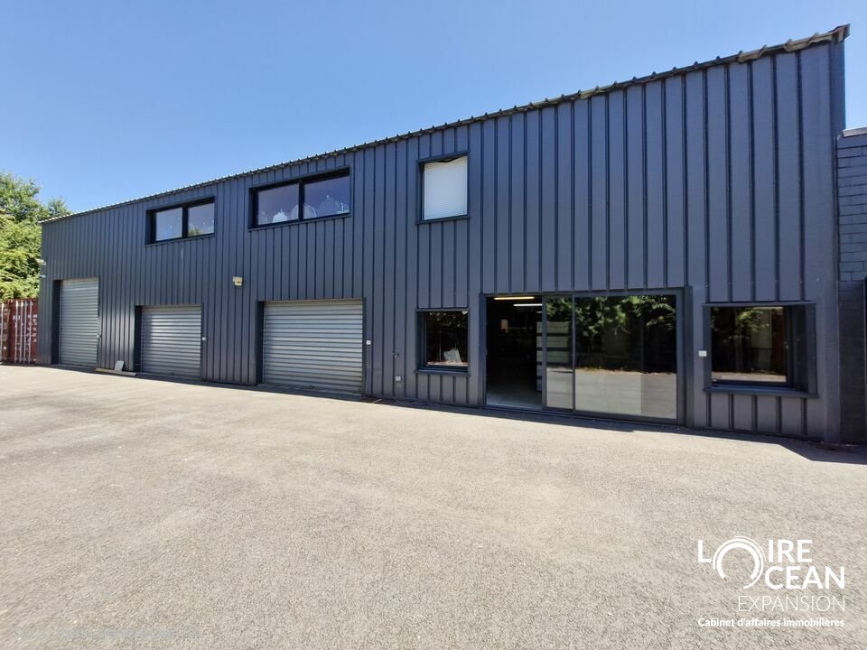 LOCAL D&rsquo;ACTIVITE MIXTE AVEC ESPACE EXTERIEUR DE STOCKAGE LA BLAVETIERE – LOCATION !
