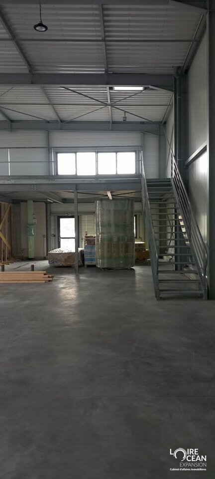 Location – Local d&rsquo;activité – 393m²