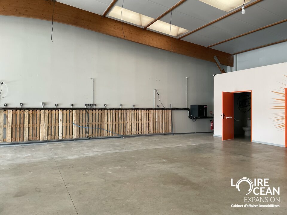 À LOUER  LOCAL COMMERCIAL d&rsquo;environ 250 m²