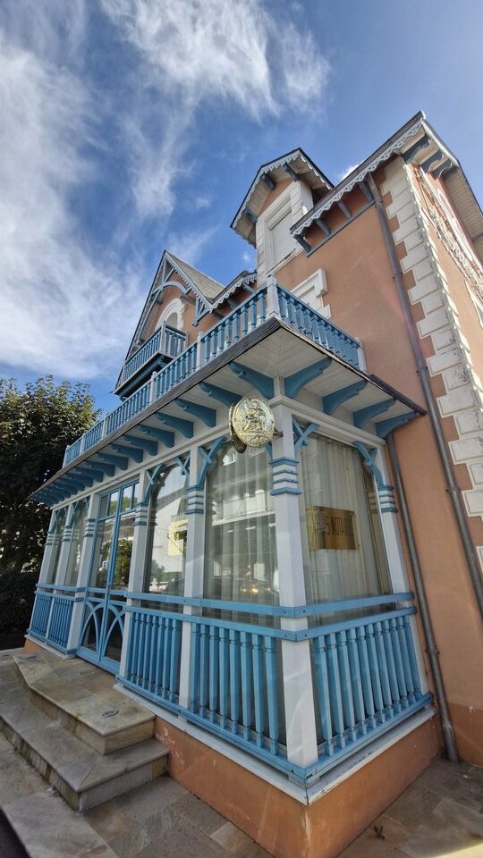 A LOUER – BUREAUX COMMERCIAUX A LA BAULE – REZ-DE-CHAUSEE d’une maison Bauloise A LOUER – BUREAUX COMMERCIAUX A LA BAULE – REZ-DE-CHAUSEE d’une maison Bauloise