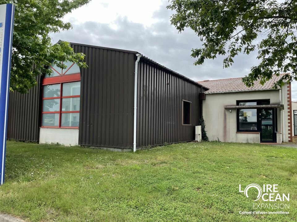 Local d’activité 214 m²  Challans