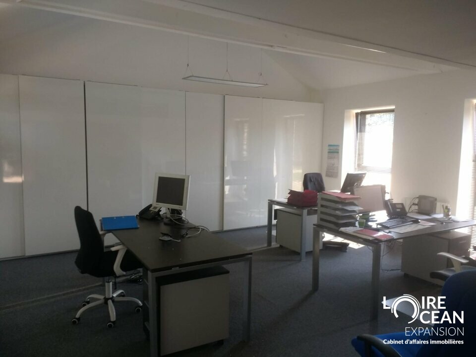 BUREAUX À LOUER  GUÉRANDE (TRÉVEDAIS)  ENVIRONNEMENT CALME & ACCÈS RAPIDE VOIE EXPRESS