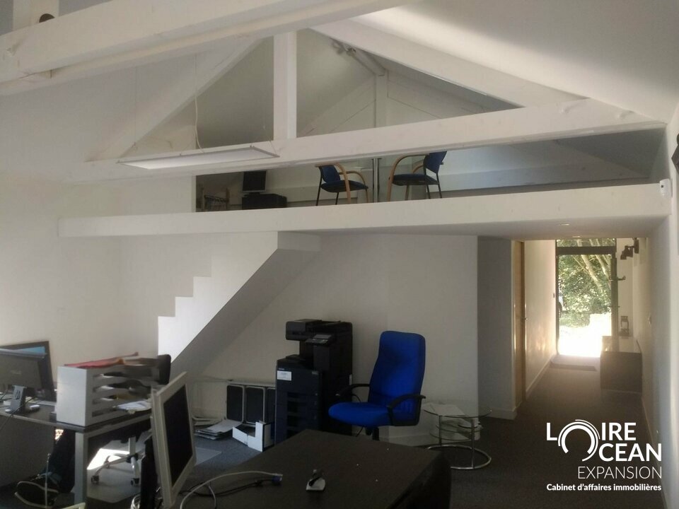 BUREAUX À LOUER  GUÉRANDE (TRÉVEDAIS)  ENVIRONNEMENT CALME & ACCÈS RAPIDE VOIE EXPRESS