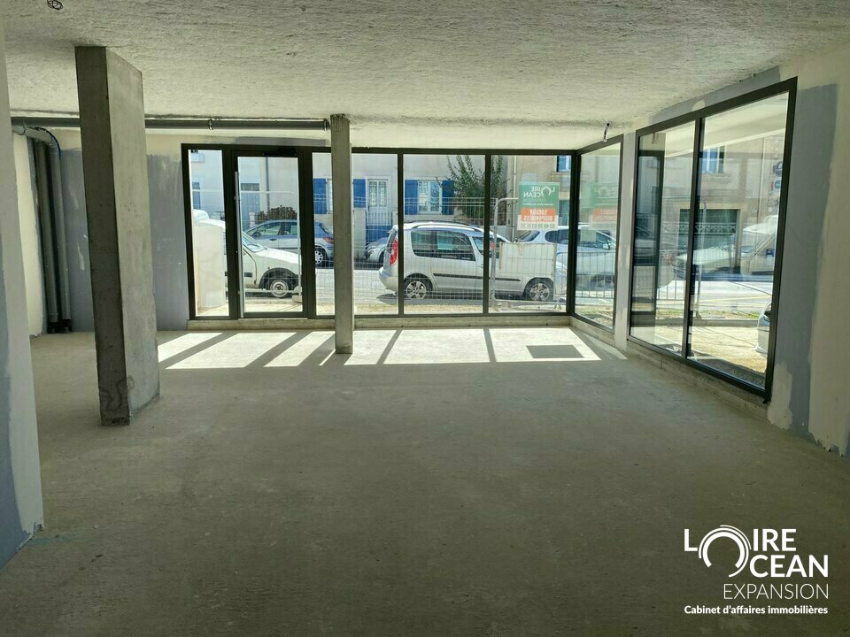 LOCAL COMMERCIAL NEUF GRANDE VISIBILITE AXE PRINCIPAL PORNIC