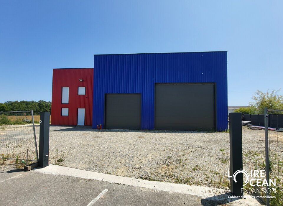 OPPORTUNITE A LA VENTE LOCAL D’ACTIVITE/ MIXTE BUREAU ENTREPOT ST MARS DE COUTAIS