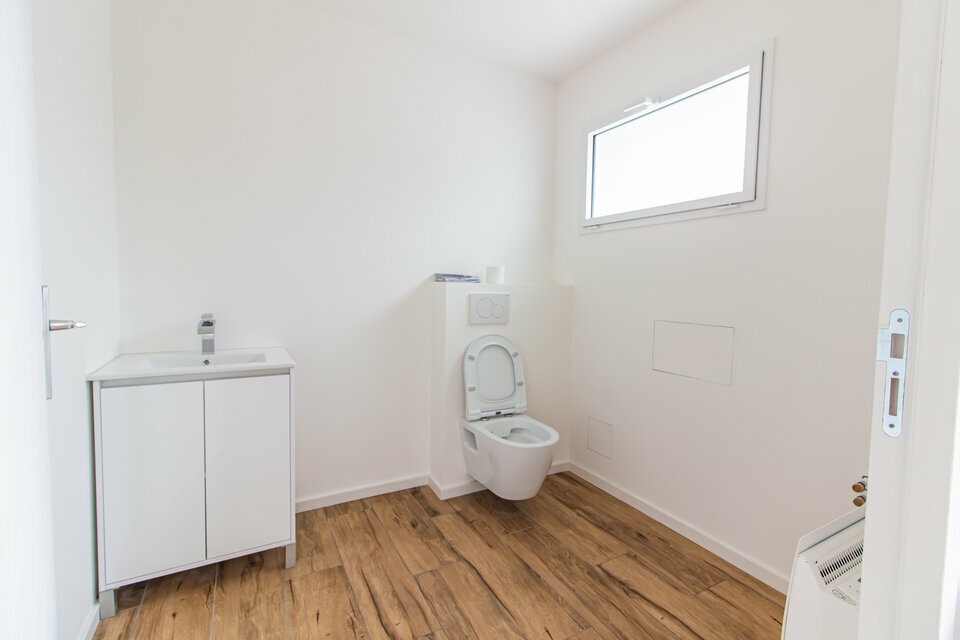 A LOUER LOCAL PROFESSIONNEL / BUREAUX