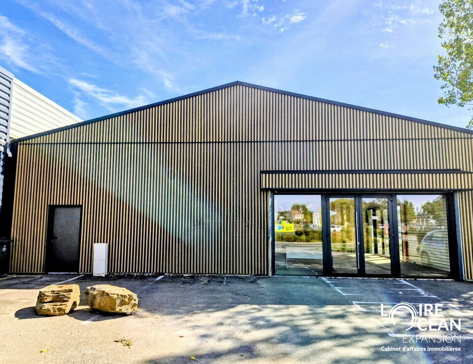 LOCAL COMMERCIAL  FORTE VISIBILITE ZONE OUEST DE PORNIC
