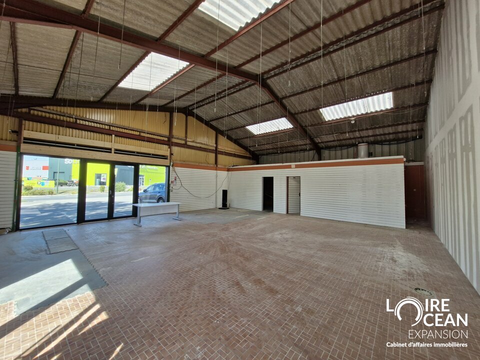LOCAL COMMERCIAL  FORTE VISIBILITE ZONE OUEST DE PORNIC