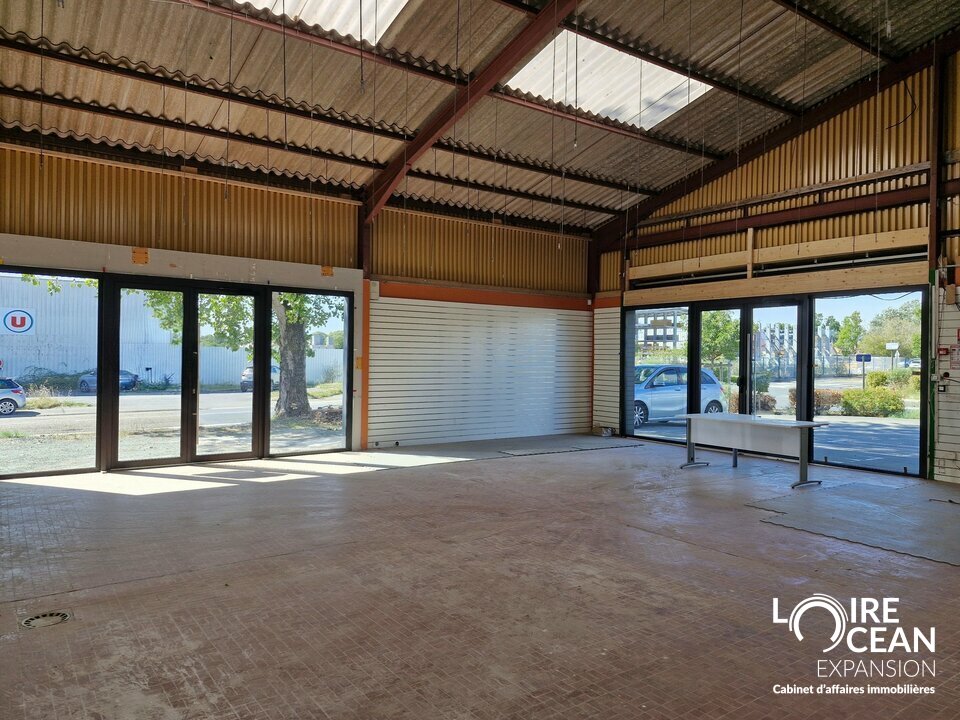 LOCAL COMMERCIAL  FORTE VISIBILITE ZONE OUEST DE PORNIC