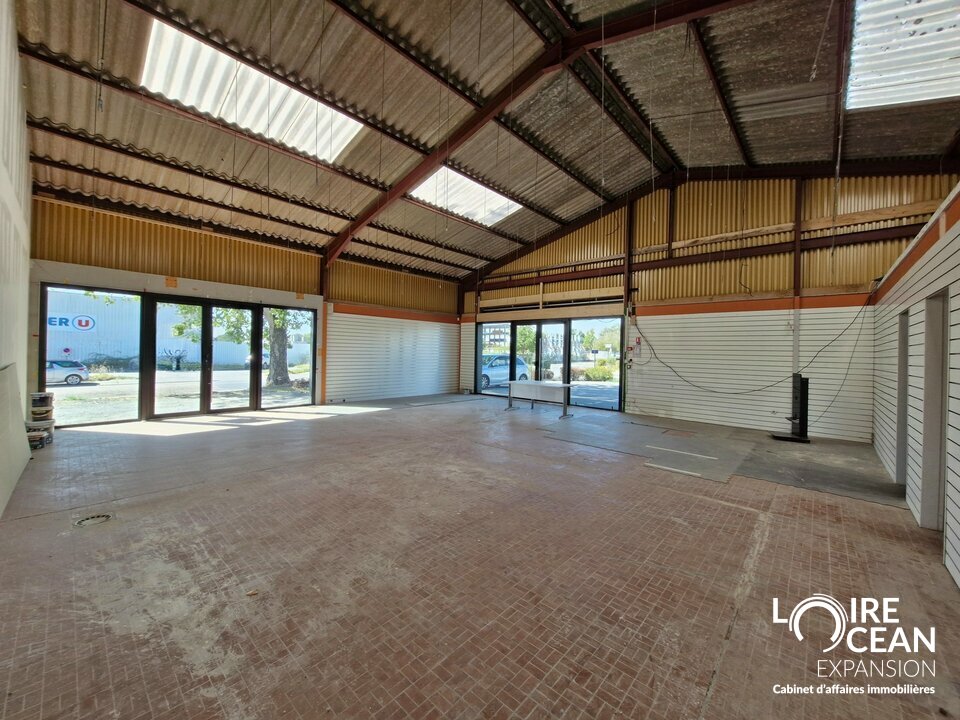 LOCAL COMMERCIAL  FORTE VISIBILITE ZONE OUEST DE PORNIC