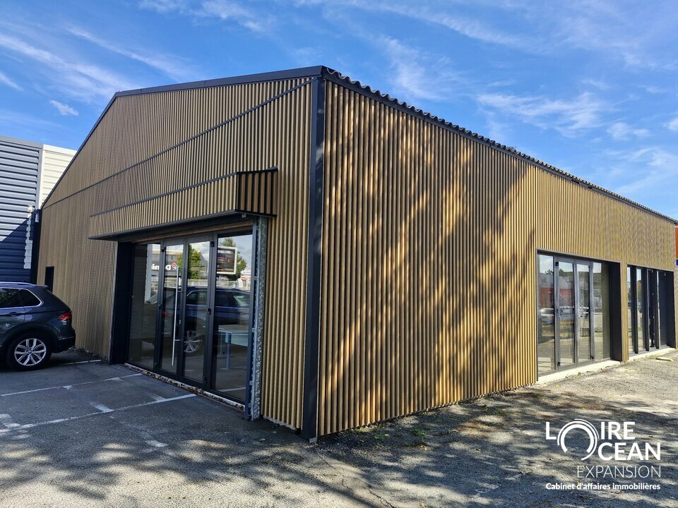 LOCAL COMMERCIAL  FORTE VISIBILITE ZONE OUEST DE PORNIC