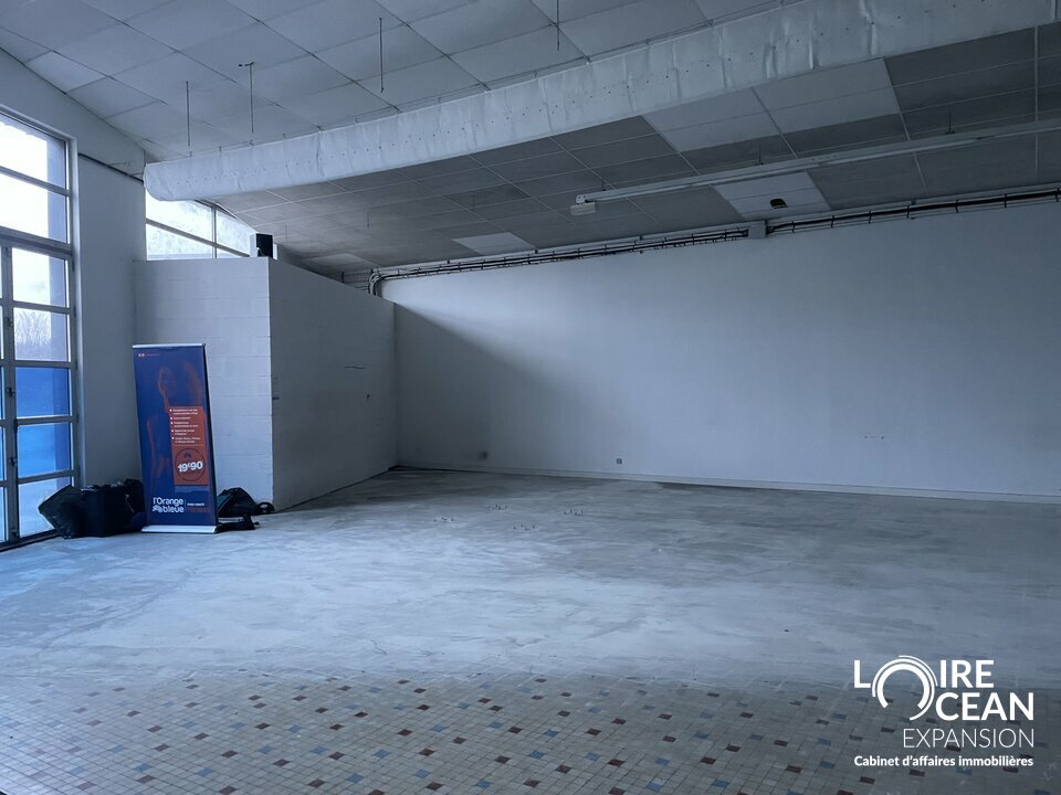 LOCAL COMMERCIAL À LOUER  CHOLET CENTRE