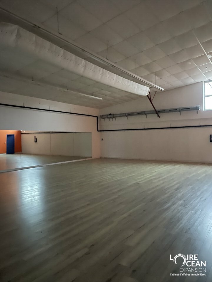 LOCAL COMMERCIAL À LOUER  CHOLET CENTRE