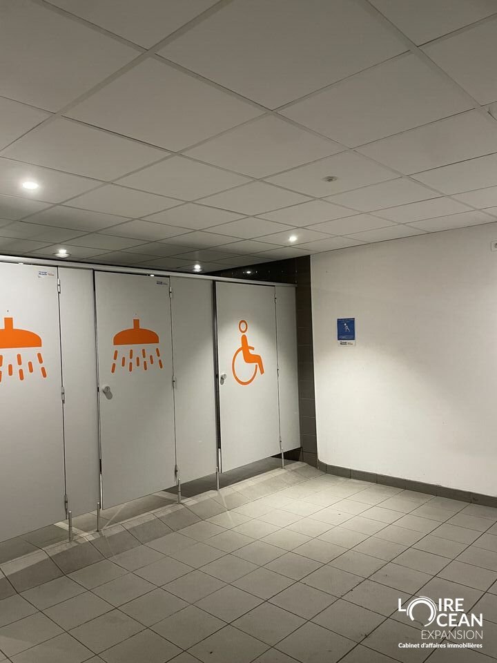 LOCAL COMMERCIAL À LOUER  CHOLET CENTRE
