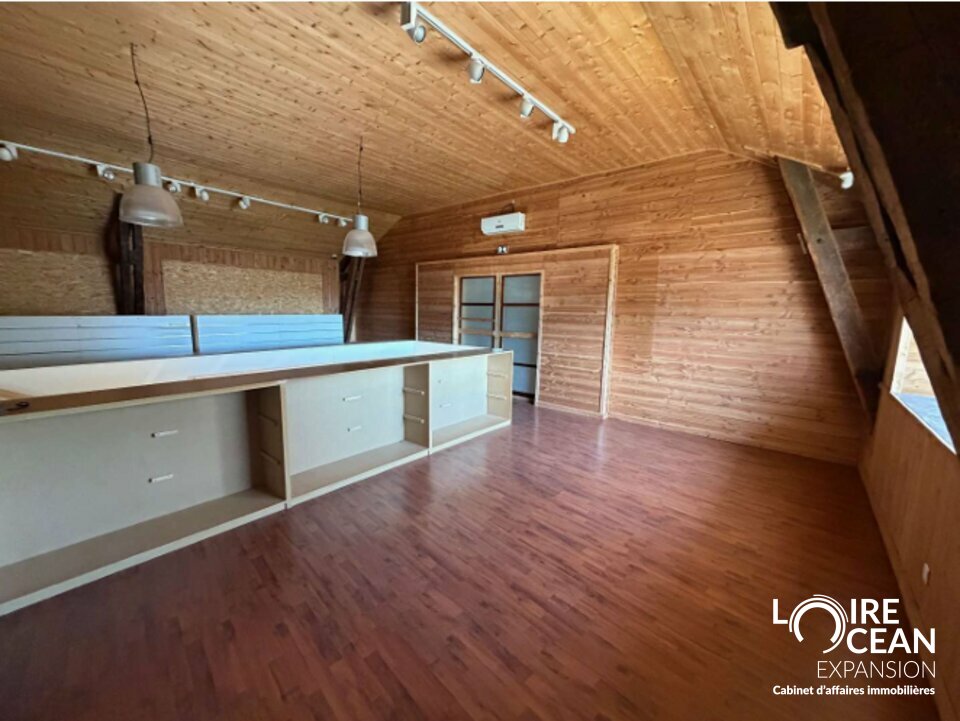 LOCAL COMMERCIAL TRES BEL EMPLACEMENT
