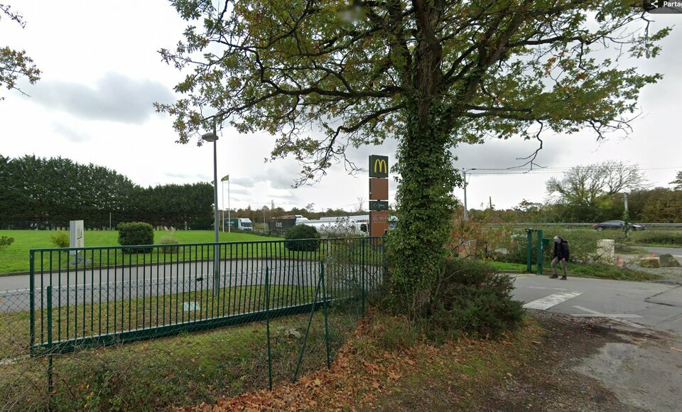 Terrain + Bâtiment à vocation d’activités diverses – Commune de Vigneux