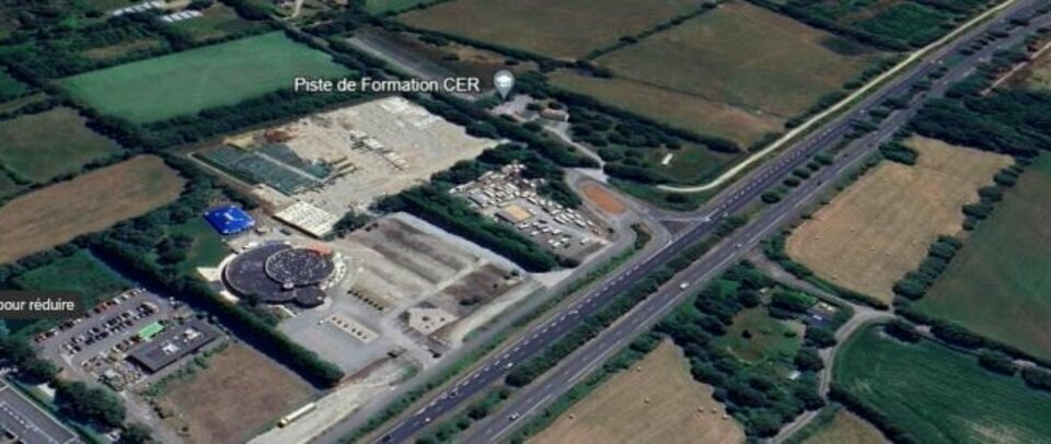 Terrain + Bâtiment à vocation d&rsquo;activités diverses – Commune de Vigneux