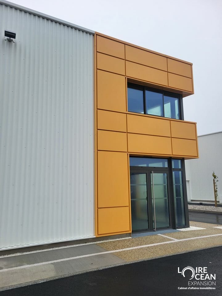 A LOUER  CELLULE D&rsquo;ACTIVITÉ NEUVE DE 601 M²  ZONE DE L&rsquo;EUROPE PORNIC OUEST