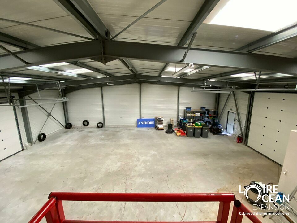 À vendre  Bâtiment d&rsquo;activité R+1 de 908 m² sur 4 000 m² de terrain  Sud Loire (Nantes)
