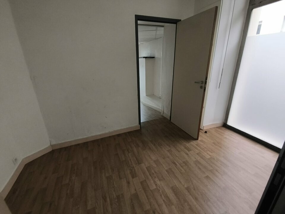 Bureaux 110 m² RDC  Excellente visibilité sur axe très passant