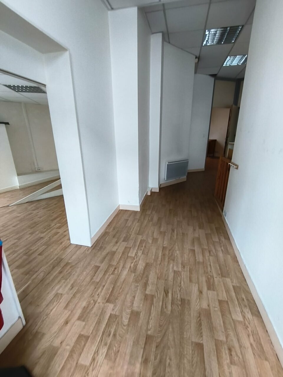 Bureaux 110 m² RDC  Excellente visibilité sur axe très passant
