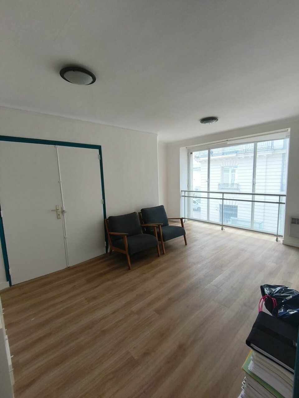 Bureau / Local professionnel – Plein centre-ville – Place Royale