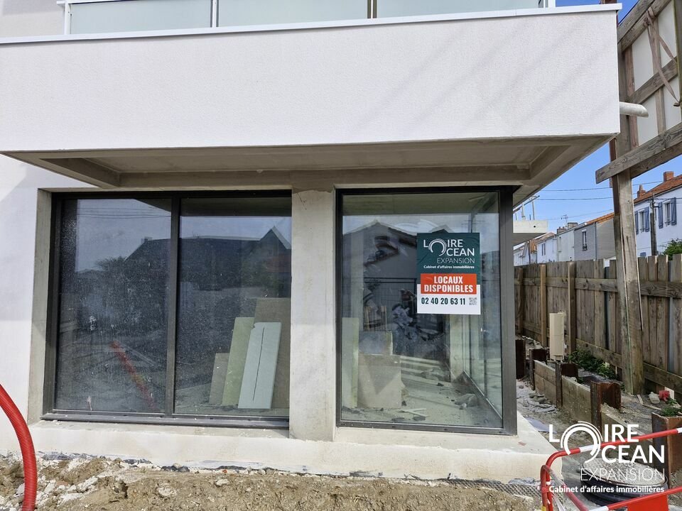LOCAL COMMERCIAL NEUF GRANDE VISIBILITE AXE PRINCIPAL PORNIC