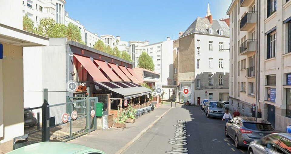 NANTES CENTRE LOCAL COMPATIBLE RESTAURATION  OU SERVICES DIVERS