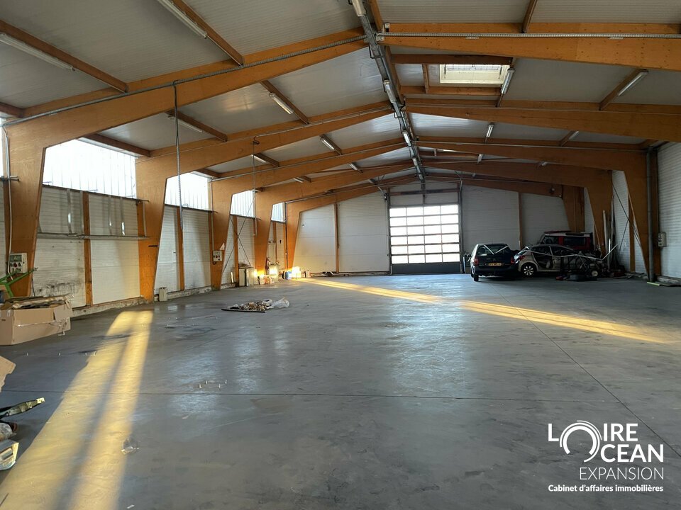 Bâtiment d&rsquo;activités 845 m²  Zone industrielle Candé (49)
