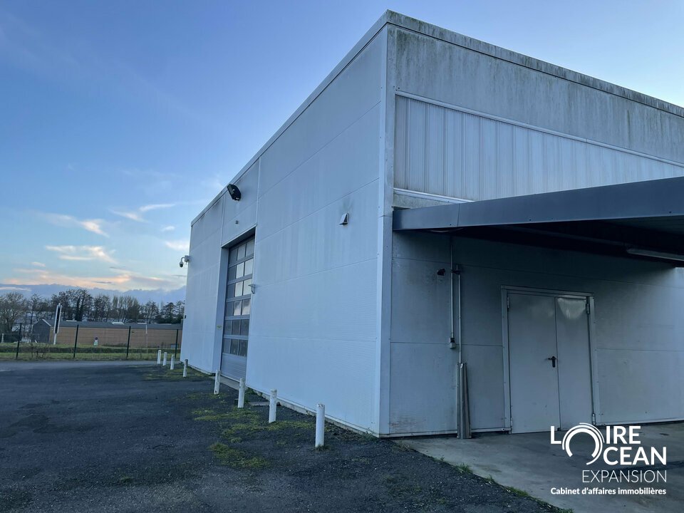 Bâtiment d&rsquo;activités 845 m²  Zone industrielle Candé (49)
