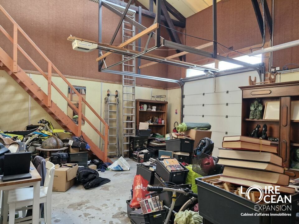 Opportunité, bâtiment d&rsquo;environ 250 m² avec fort potentiel d&rsquo;aménagement – Paimboeuf !